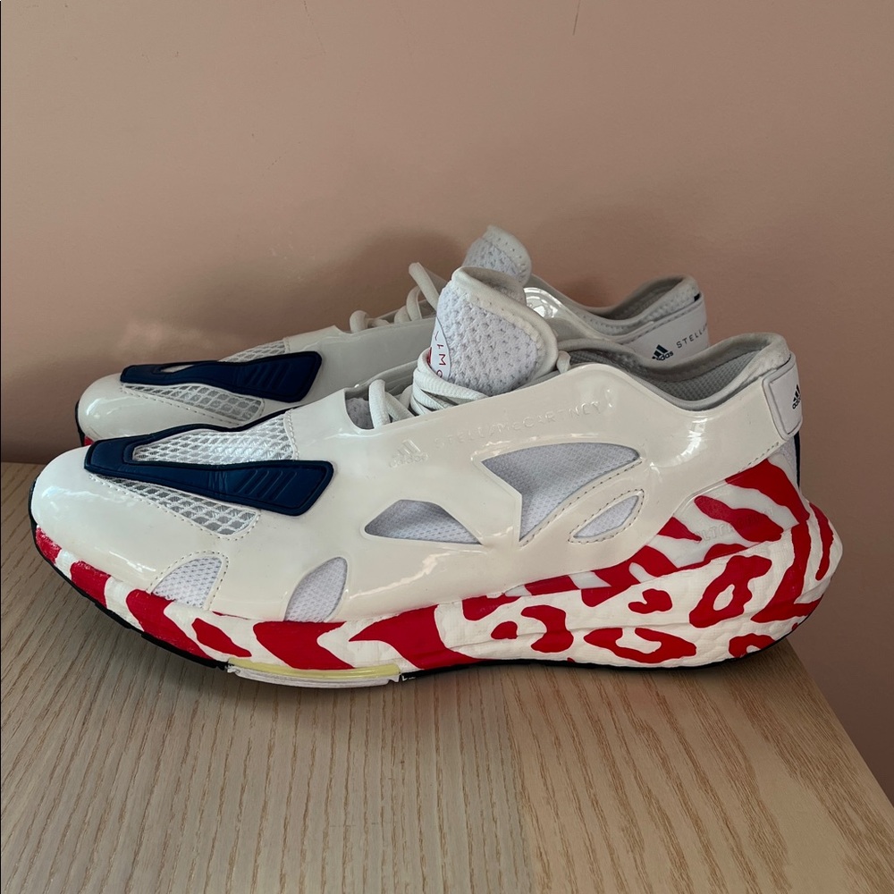 ADIDAS BY STELLA MCCARTNEY UltraBoost '22 Arsenal FC Scarlet Leopard Sneaker 9 - Picture 3 of 9
